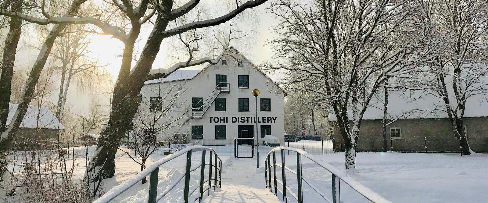 Tohi Distillery maja talvel